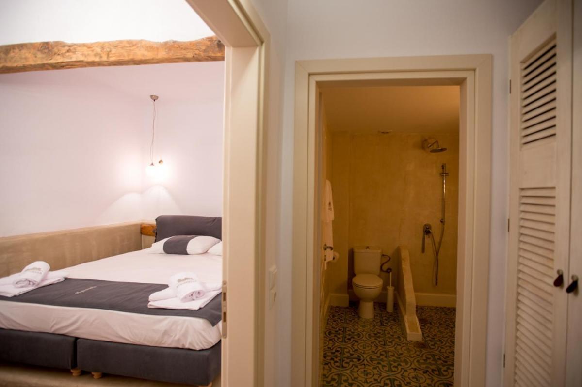 Chic & Modern Apartments With Swim Access Chalki Town エクステリア 写真